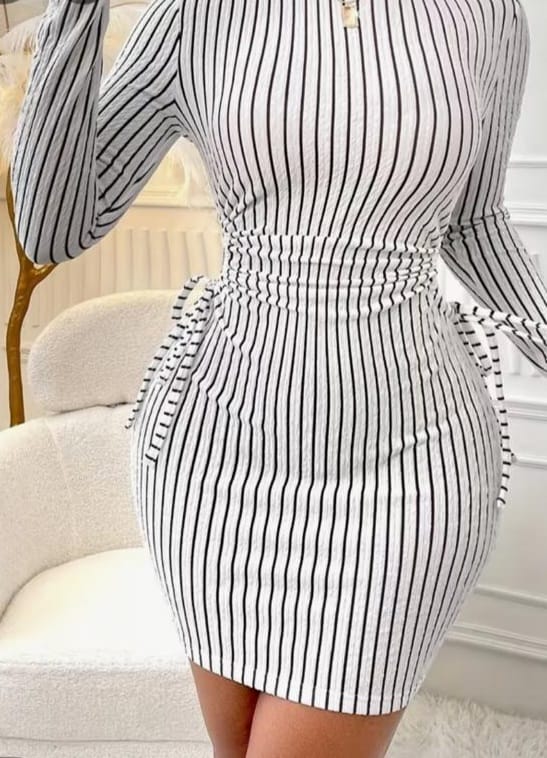 סקסית מחכה לך בדיסקרטית