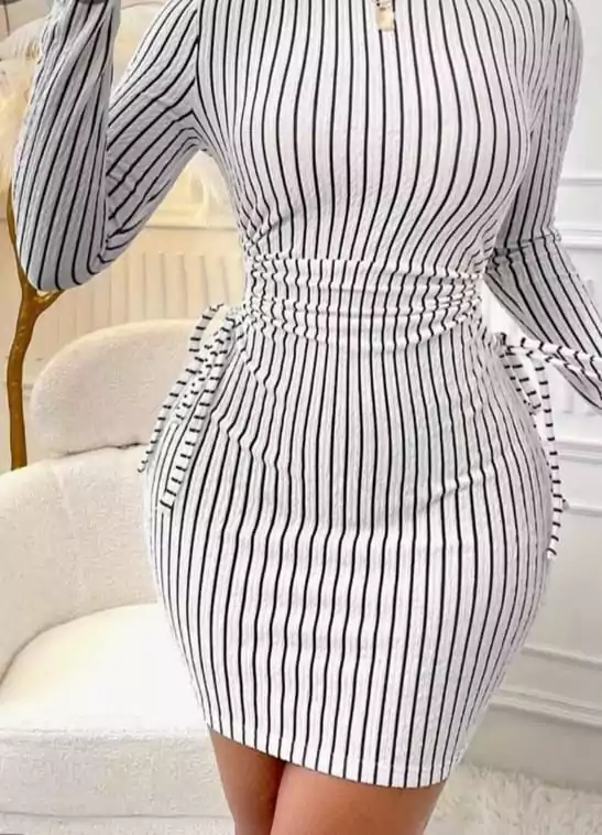 סקסית מחכה לך בדיסקרטית